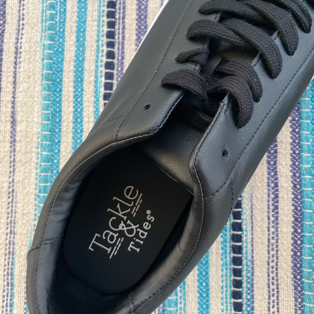 New in the box MENS Tackle & Tides shoes black& white size 12 medium - Picture 2 of 10
